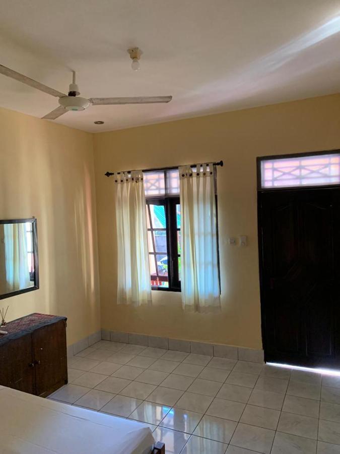 Lisa Homestay Gili Trawangan Esterno foto